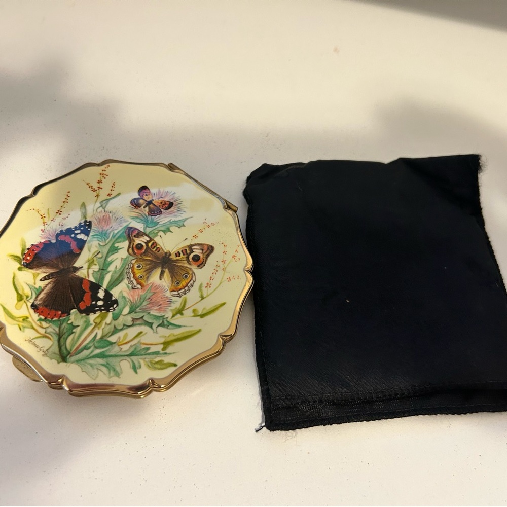 Stratton Butterfly Powder Compact with original sleeve